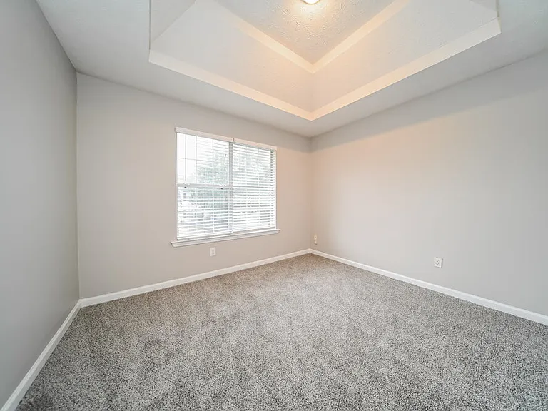 505 Concord Ter — Photo 14