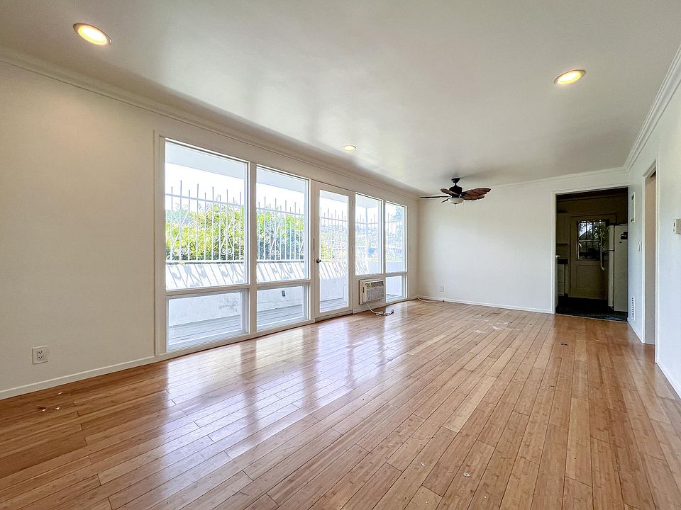 1st image of 3143 Hollycrest Dr APT 1
