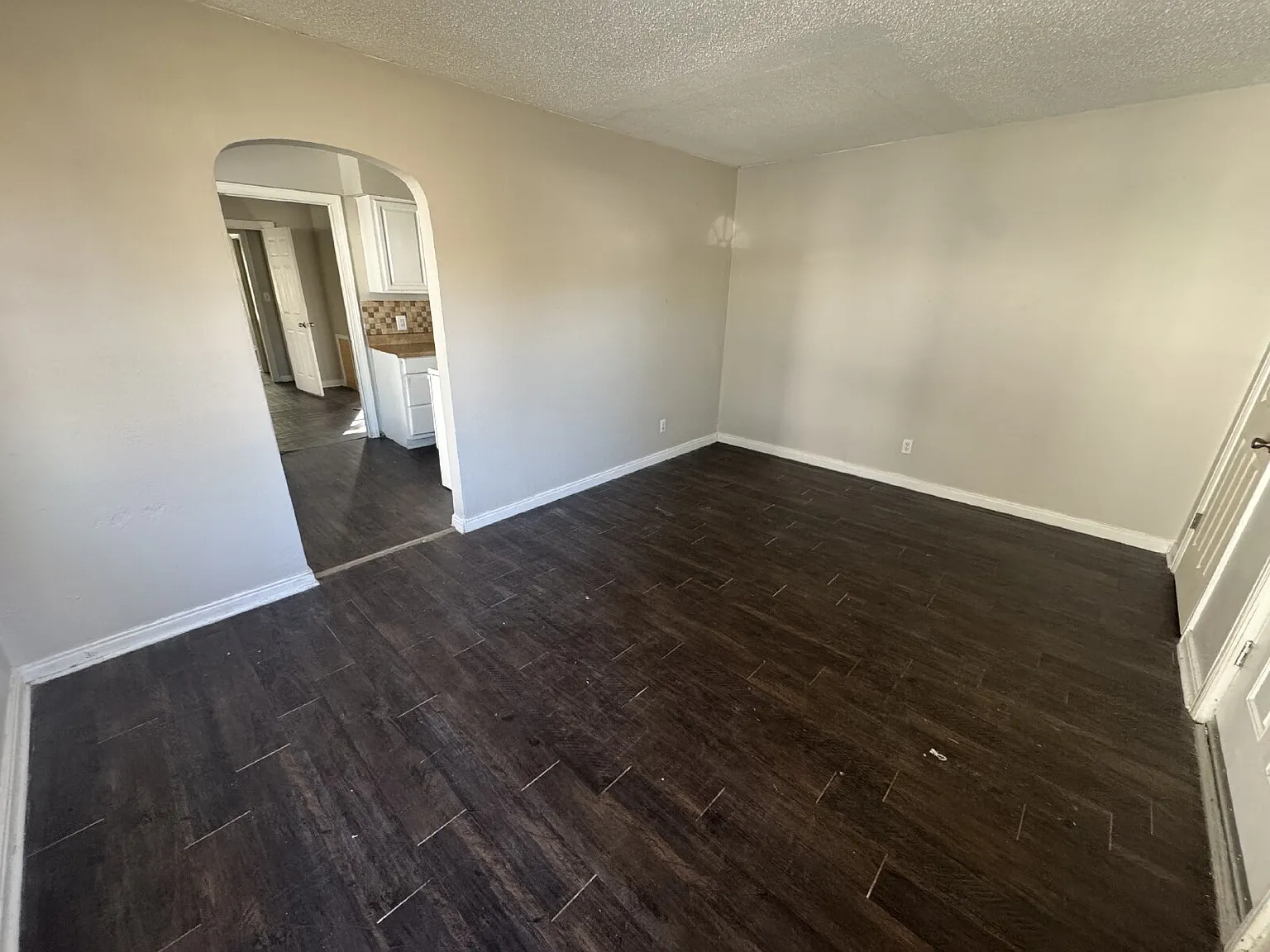 2 bed, 1.0 bath, 750 sqft, $750 — Photo 3