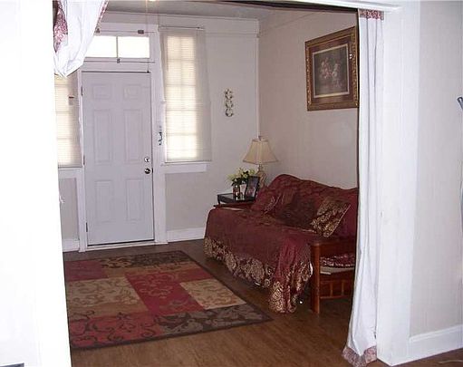 2nd image of 718 Diana St