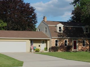 857 Lynkaylee Dr, Waterloo, IA 50701