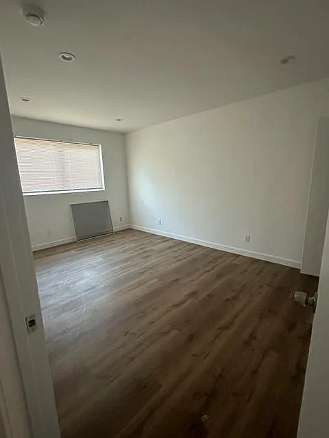 1 bed, 950 sqft, $1,850 — Photo 3