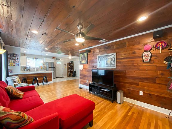 5th image of 1743 W Ashby Pl