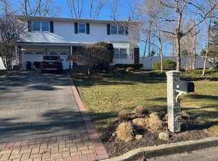 10 Scott Dr, Smithtown, NY 11787