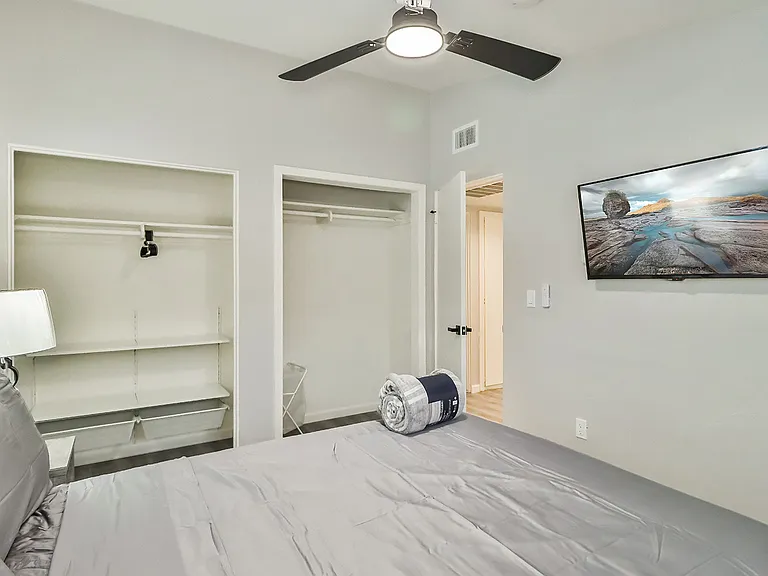 6561 Kelvin Ave — Photo 3