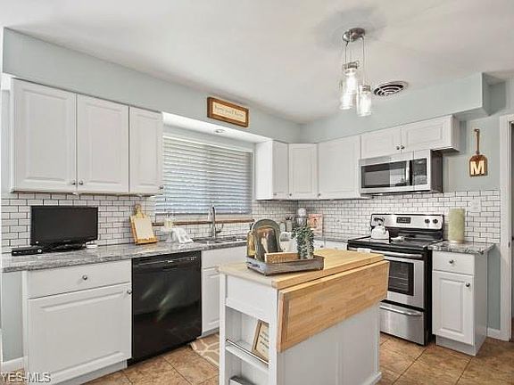 4th image of 441 Wildwood Dr