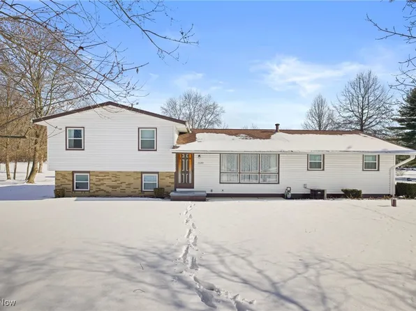 1130 S Prospect Ave, Hartville, OH 44632