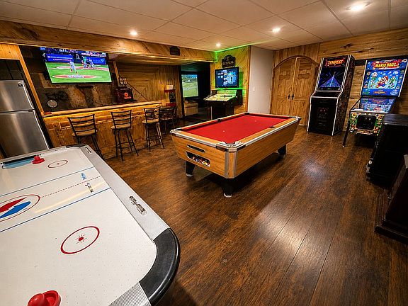 Bar/Gameroom