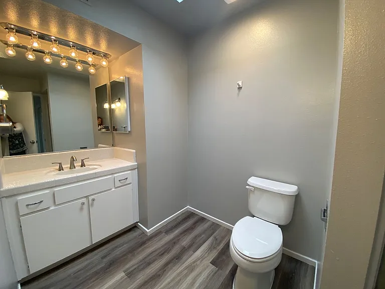 4 Montsalas Dr — Photo 18