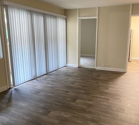 2nd image of 743 El Camino Real APT 5