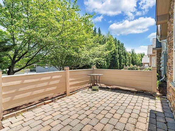 4th image of 5650 Orchard Villas Cir