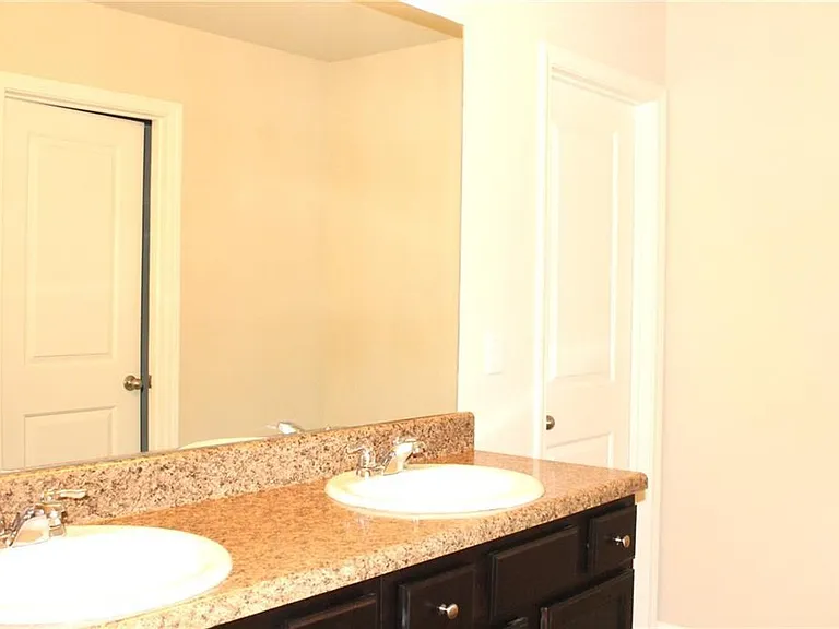 3335 Blue Springs Walk NW — Photo 4