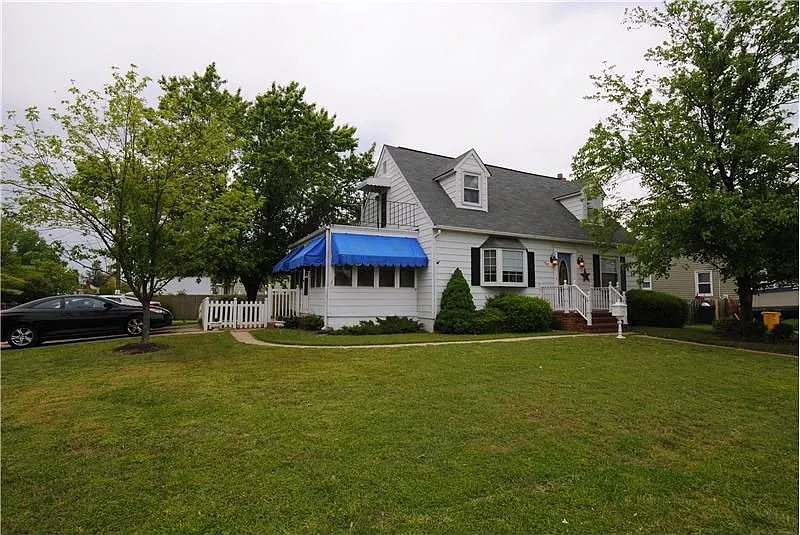 108 Cloverhill Rd photo 1