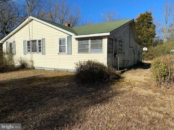 10061 Kings Hwy, Montross, VA 22520