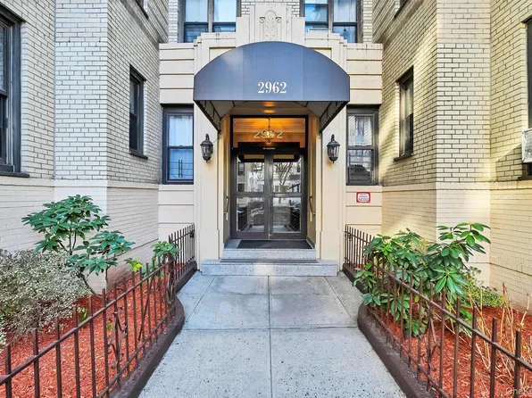 2962 Decatur Avenue 5th Floor, Bronx, NY 10458