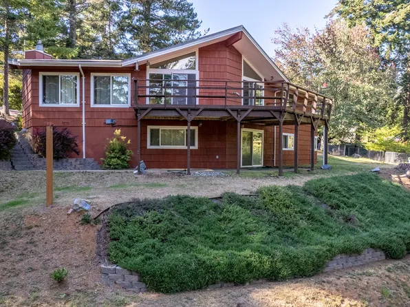 64331 Sun Valley Rd, North Bend, OR 97459