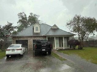 203 Twin Lakes Dr, Youngsville, LA 70592