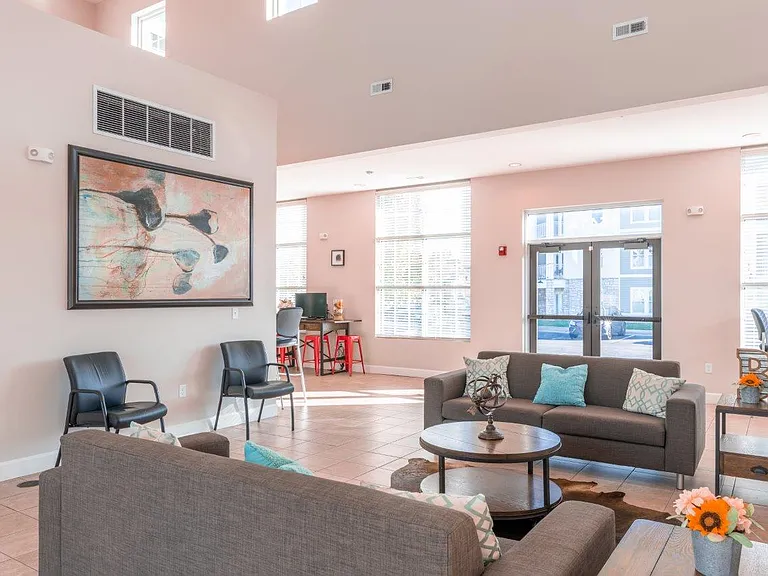 Bauer Farms Apartments & Townhomes — Photo 7