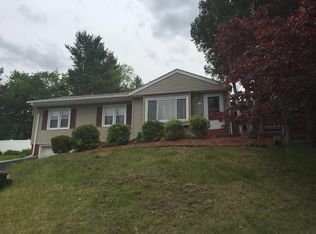 12 Sussex Ln, Worcester, MA 01602