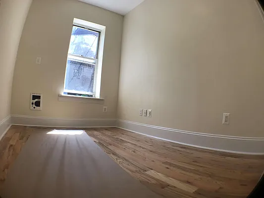 Rented by Lang Realty LLC | media 7