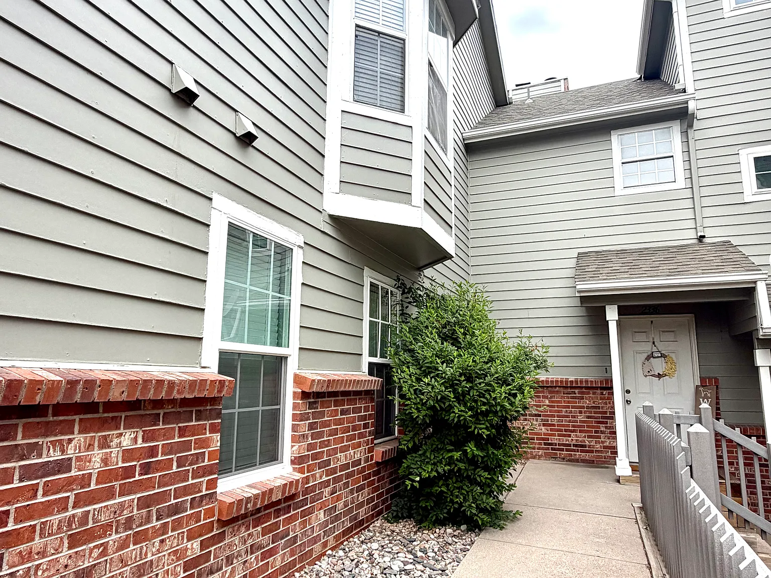 2 bed, 1145 sqft, $960 — Photo 2