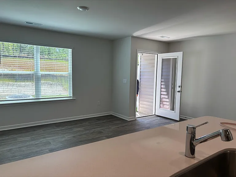 311 Cherry Laurel Dr — Photo 9