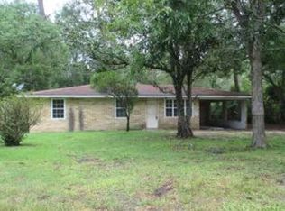 6813 Gregory St, Moss Point, MS 39563