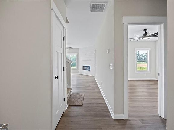 5th image of 693 Racetrack Rd