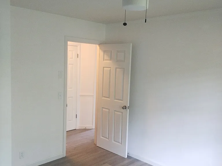 244 Sterling Rd — Photo 43