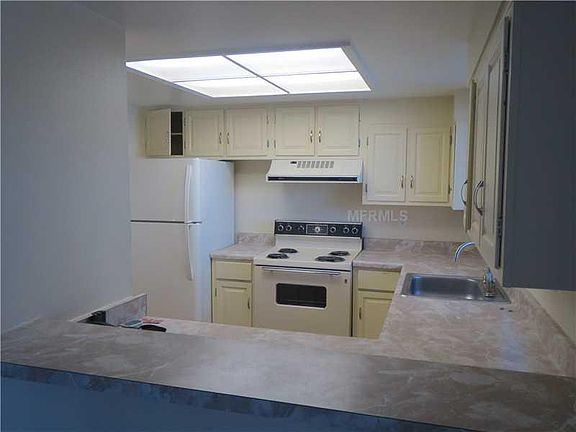 4th image of 8822 Bay Pointe Dr #104