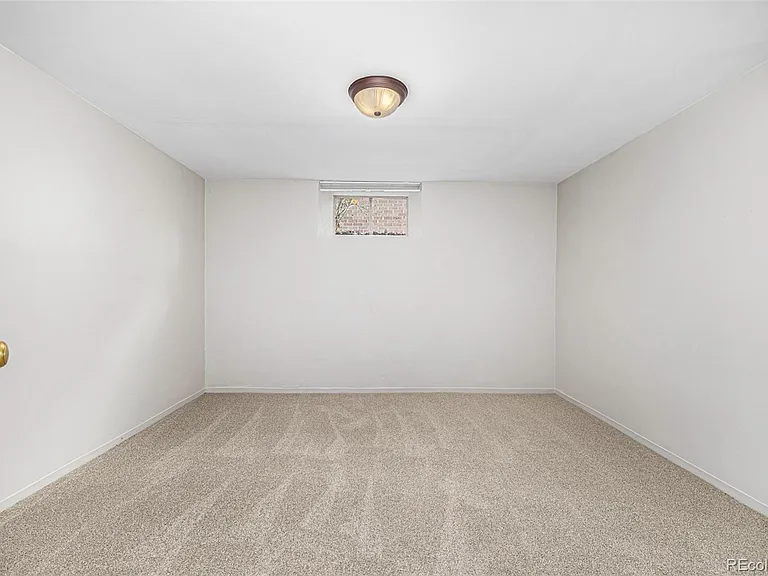 1150 S Jackson St — Photo 34