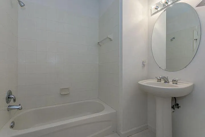 8906 Sandshot Ct #B — Photo 11