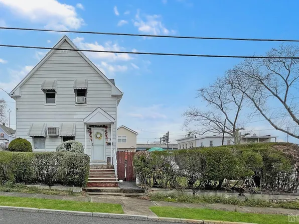 318 Keene St, Perth Amboy, NJ 08861