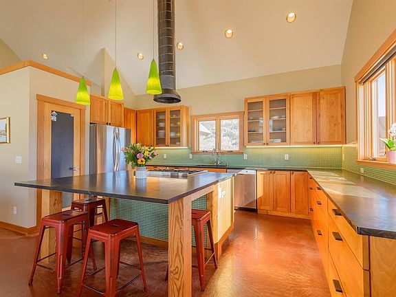 5th image of 70 Bridle Spur Way