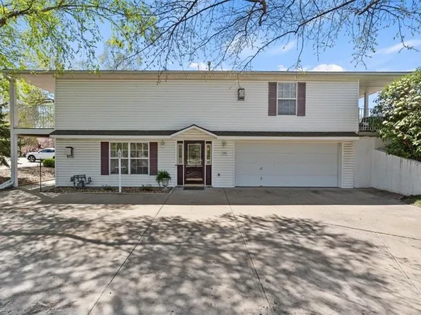 12423 E 39th St, Independence, MO 64055