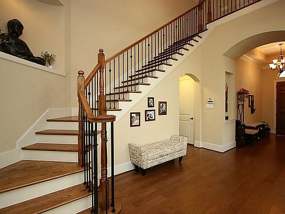 5th image of 214 Sonoma Ct