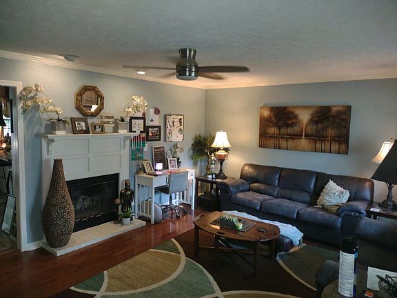 2nd image of 1831 Bourne Cir