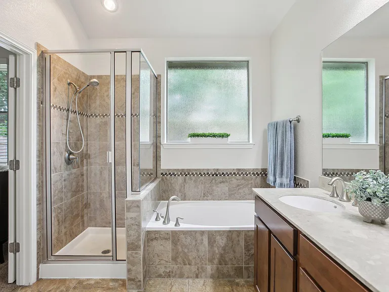2228 Hilltop Climb Dr — Photo 3