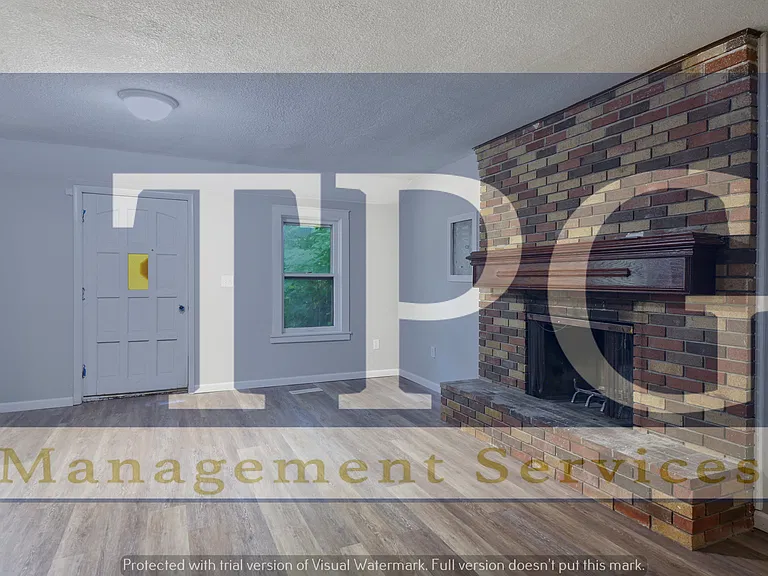 2121 N River Blvd — Photo 21