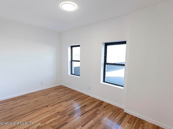 5th image of 1256 Bay St #1