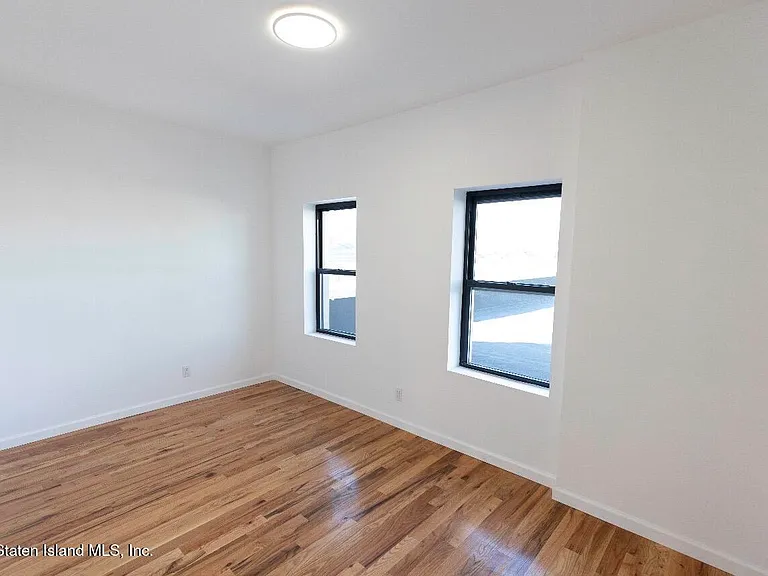 1256 Bay St #2 — Photo 5