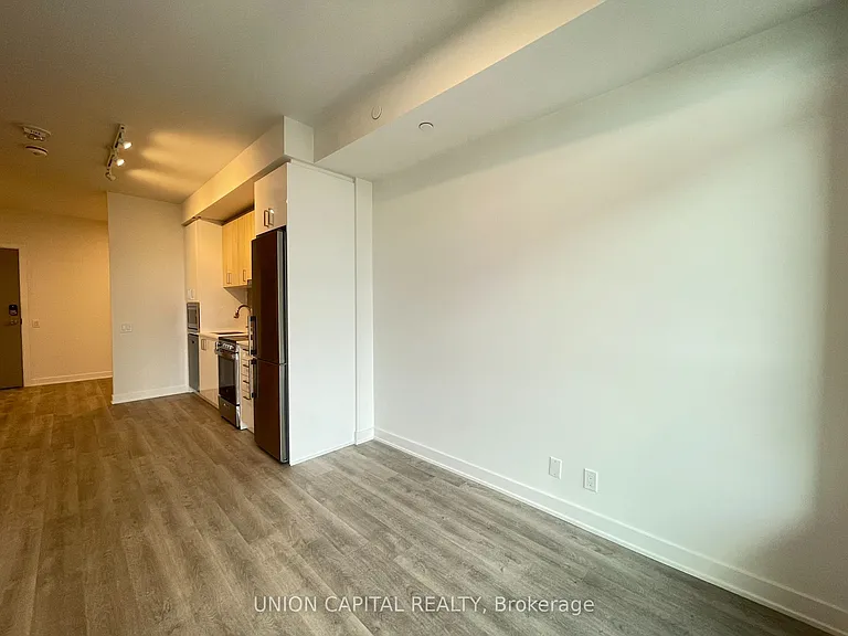 50 Upper Mall Way #1403 — Photo 22