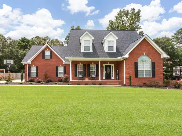 65 Camelot Ln, Anniston, AL 36207