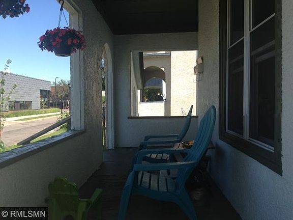 2nd image of 912 22nd Ave NE