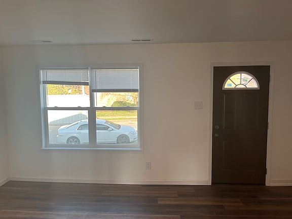 4th image of 2913H California Ave