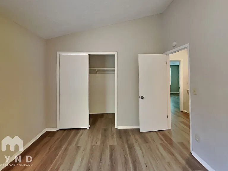 2139 Victoria Pl — Photo 14