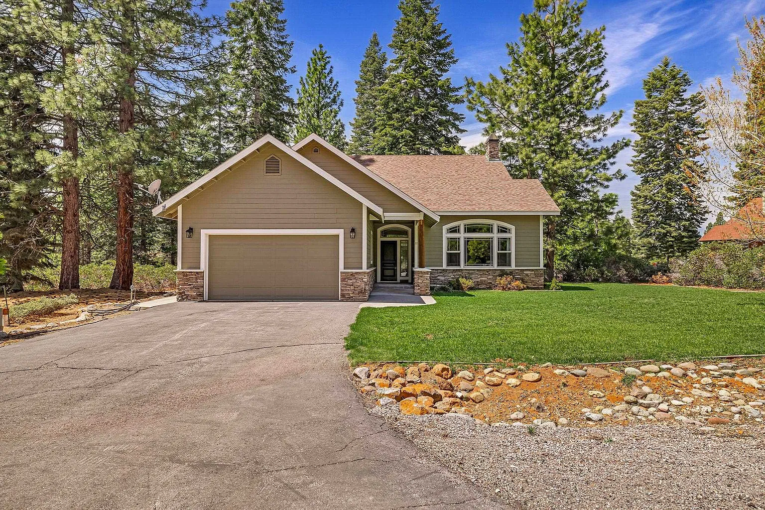22 Highwood Cir photo 1