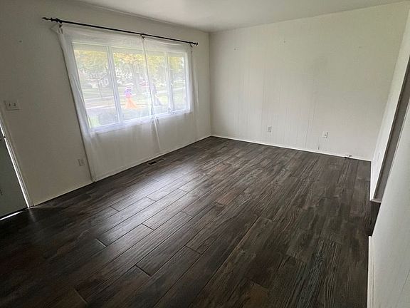 4th image of 4263 Woodmere Dr