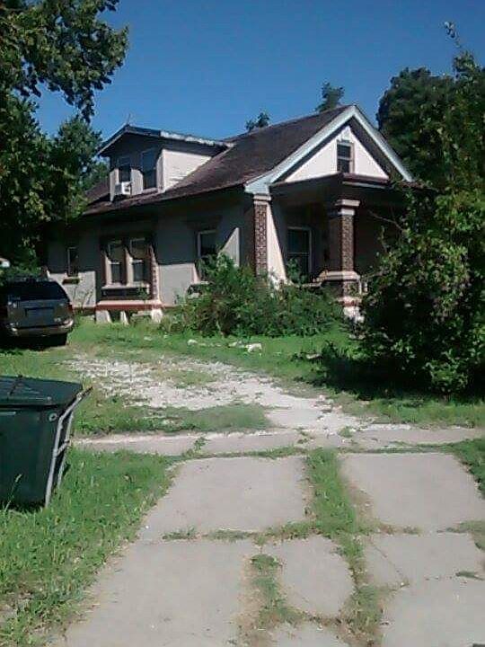 1st image of 105 N Birch St