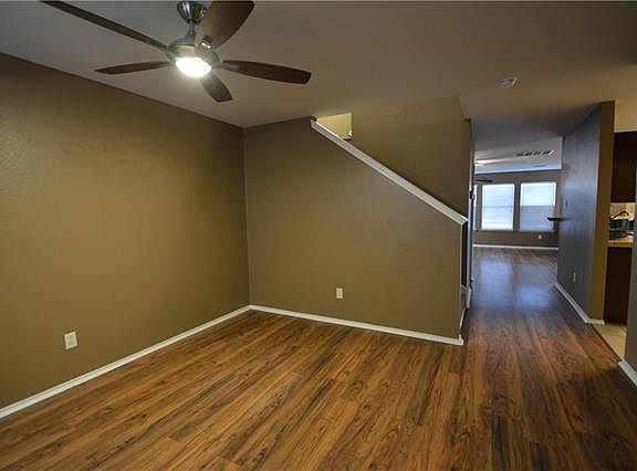 2nd image of 3315 Sherbrooke Pl